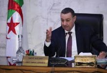 Photo of “لا تراجع عن صرف منحة السفر”