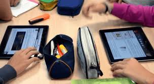 Photo of تجهيز جميع  المدارس بالألواح الإلكترونية